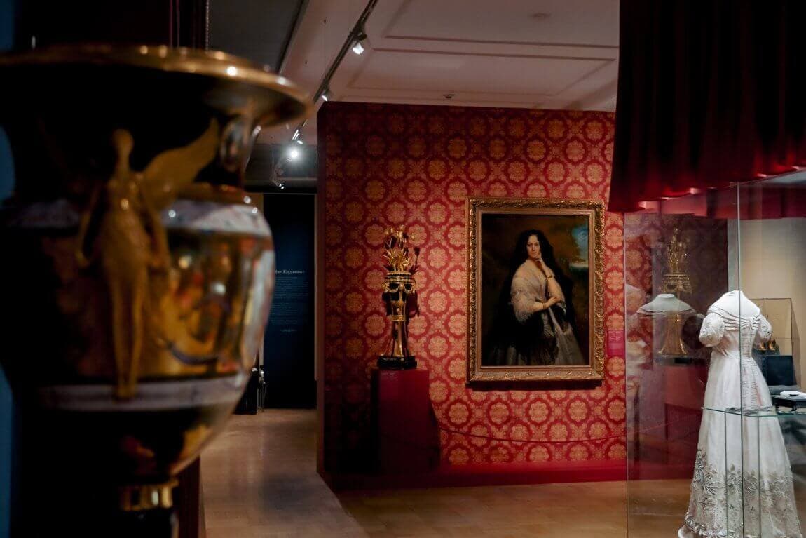 «Дворцовые истории»